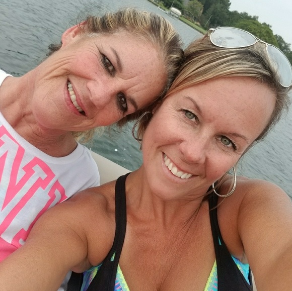 Meet your Posher, Dana - Picture 1 of 1